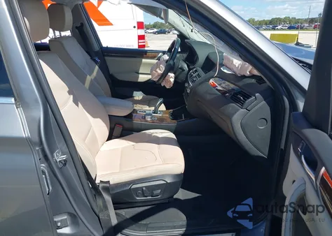 2017 BMW X3 Sdrive28I z USA, uszkodzony, nr VIN 5UXWZ7C53H0T44447